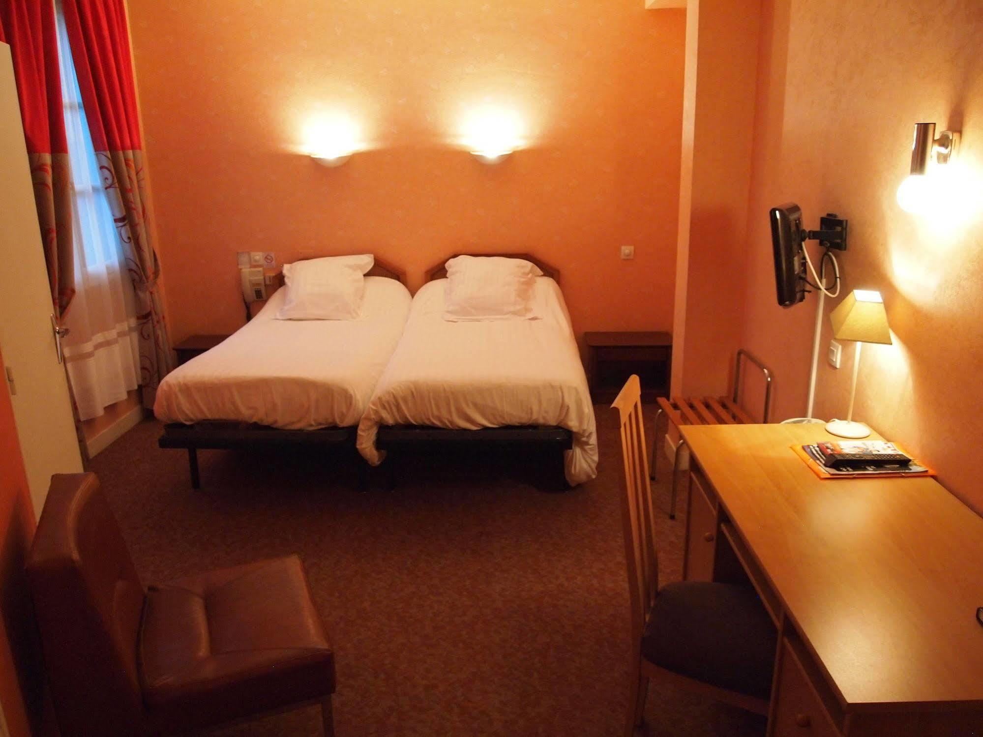 Hotel Le Petit Billot Vitré Eksteriør bilde